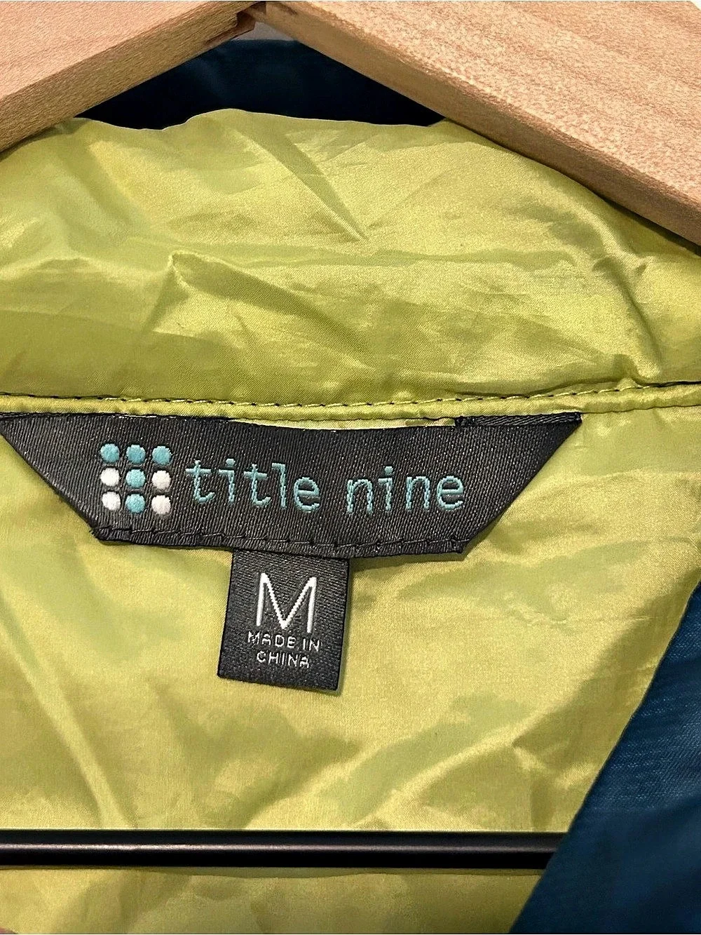 Title Nine Hooded Quilted Vest Medium Outdoors Hiking Camping Athleisure Travel
